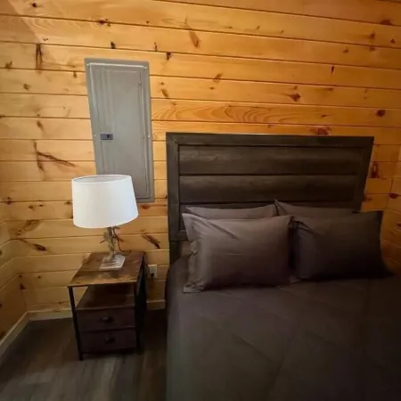 Overlook Oasis! RRG, A-frame Cabin, NEW HOT TUB, Grill! Pet friendly