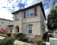 Coastal Vibes • Cal King Bed • Trails Hotels in Folsom