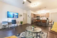 2 Bedrooms ✦ Ground Floor Unit ✦ Pool ✦ Wi-Fi ✦ Gym ✦ Pack 'n Play