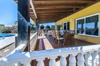 Ideal villa for relaxation, with pool and whirlpool, good views of the mountains
