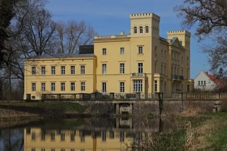Schlossblick: Küche Kamin Parken Hofladen