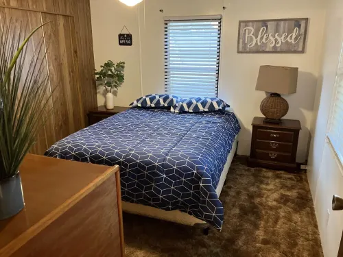 The Blue Palm, with Pool Access!