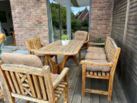 Modern holiday apartment with a large terrace and garden near Hamburg Hotels in Stormarn