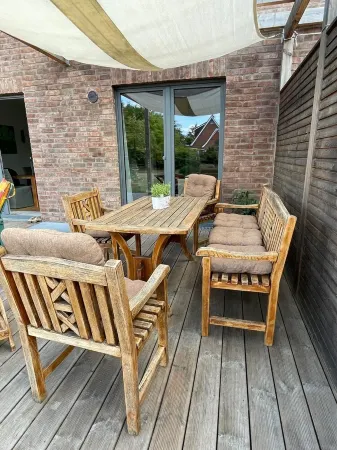 Modern holiday apartment with a large terrace and garden near Hamburg