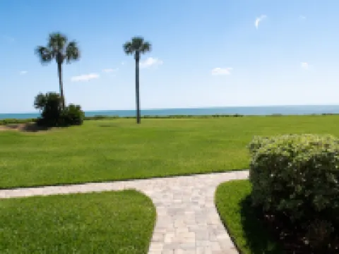 Pristine Oceanfront condo in Sawgrass Hoteles en Sawgrass