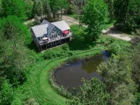 Beautiful 6 bedroom Ellicottville Chalet 曼斯費爾德酒店