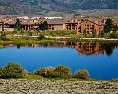 New and Cozy! Hôtels à proximité de : Granby Ranch