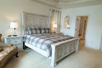 Luxury Lakehouse on Lake Oconee!