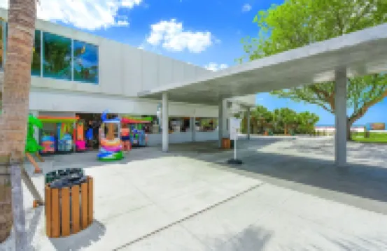 Enchanting Coastal Ambiance & Breathtaking Sunsets