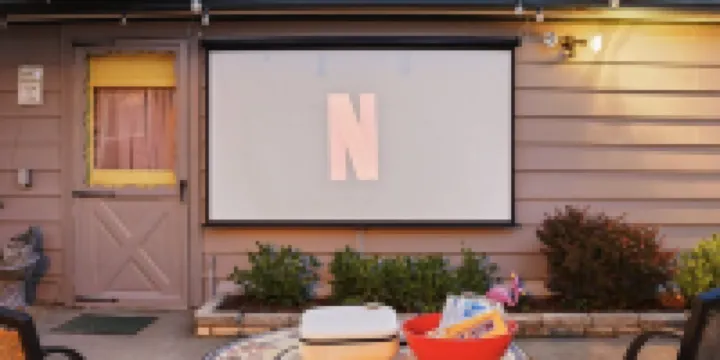 Beach House in Caseville Center walking distance to Everything