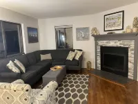 Beautiful Harbor Springs condo! Close to Lake MI, Skiing, Golf, Dining, + more!