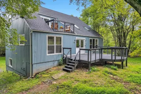 CreeksideChalet LakeviewHOT TUB/GameRoom/FirePit/Kid Friendly - Pet Friendly