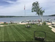 Beautifully renovated Crooked Lakefront Condo 1 Bed & 1.5 Baths-Legacy Up North