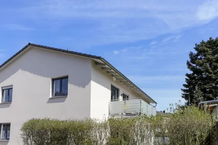 Lumen Homes - Design-apt. Nahe Audi und Altstadt, 3 Zimmer, Netflix