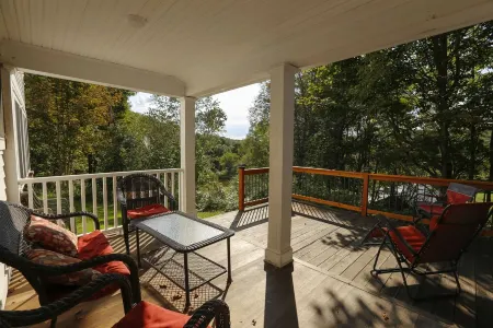 #1 Location for CDP. Fire-pit & Fishing Pond. FUN & Private. 5 bedrooms, 3 baths