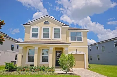 Solara 7BR/6.5BA Villa w/Pool/Spa, 3544 sqft, Sleeps 18, Lake and green view. Hotels in West Kissimmee