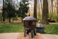 A-Frame near Chicago, Notre Dame, Shipshewana, Pet friendly, Shared Hottub.