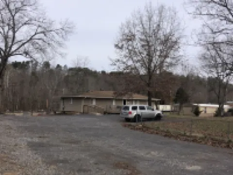 Freshly remodeled Retreat close to hiking, boating, and shopping Hotele w: Grainger County