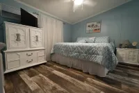 Sailor’s Hideaway Hotels in Johnson County