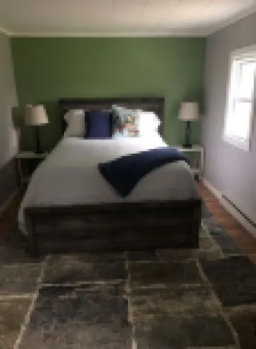 Gedney Main House:Brand new listing just remodeled! Only 8 min. to Bethel Woods!