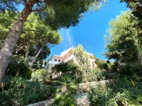 OCEANFRONT Retreat (YOGA), BEST LOCATION AND VIEWS, garden, 2 pools