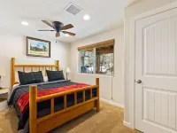 Green Elk Retreat Cabin, Cozy Cabin - large side yard with wildlife Hotels in Pine