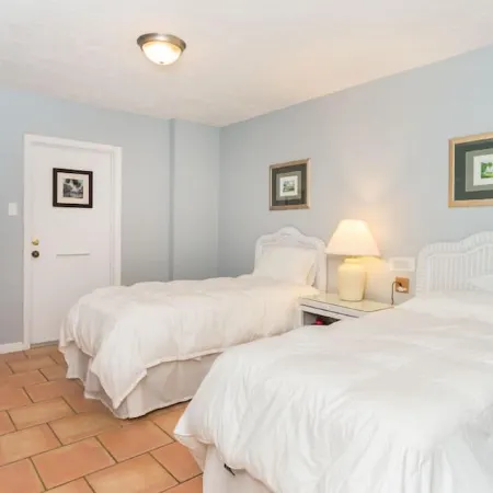 Licensed Totally Remodeled (2020Oceanfront Townhome with ocean views