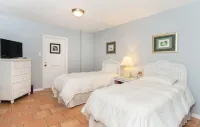 Licensed Totally Remodeled (2020Oceanfront Townhome with ocean views 인디아랜틱 호텔