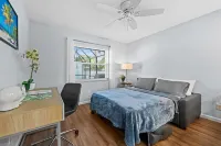 3 Palms Inn- 2/3 bedroom heated pool house!