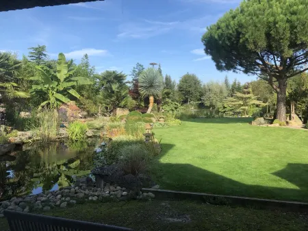 AN EXCEPTIONAL SETTING "Le Jardin Bosselé"