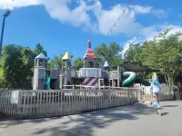 1BR Condo - Pool, free beach tram, large balcony, full kitchen, washer/dryer