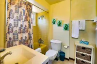 Peaceful Hilltop Casita w/ Stunning Views, Close to the Historic Plaza