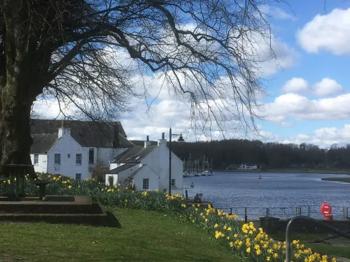 CORBIE NEIST: Overlooking Kirkcudbright Harbour Hotels in Kirkcudbright