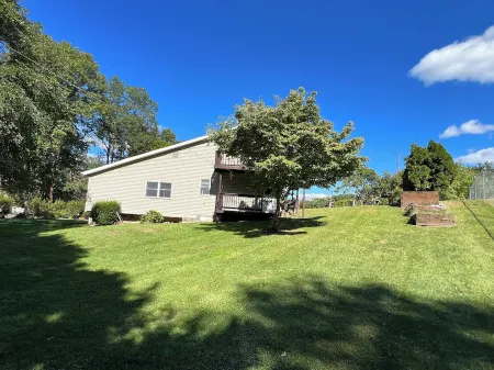 ‘The Gathering Place’ 3-Bedrm House. Between Kingston and Saugerties.