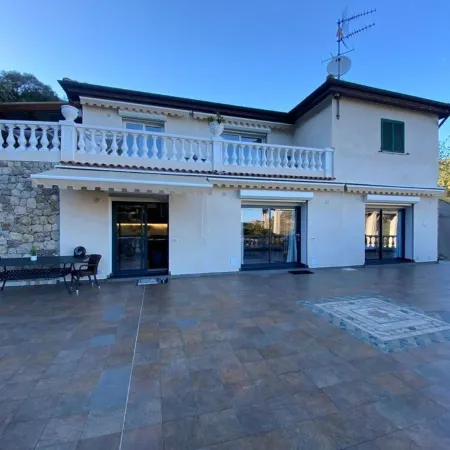 Villa Isabella: relaxation, calm, pool and beautiful beaches nearby