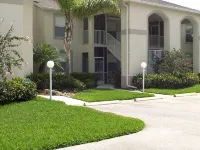 2 Bed 2 Bath First Floor Condo in Stoneybrook of Estero Golf Community Hoteles en Estero