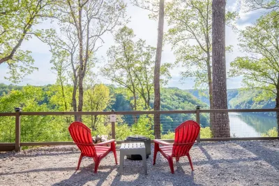 Lake View Country Cabin at Bear Bluff Retreat