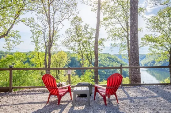 Lake View Country Cabin at Bear Bluff Retreat