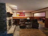 Peaceful 8 Bedroom 5 Bath w/patio bar-grill and swimming pond