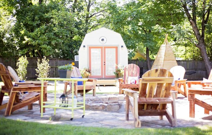 Private cottage located on The Carriage House Inn Estate