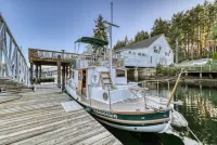 Historic Charming Boat in Downtown Harbor - 3-Star