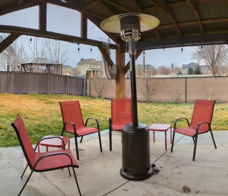 Entire Pet Friendly House-Fully Fenced Backyard-Abundant Play Space-Near Resorts