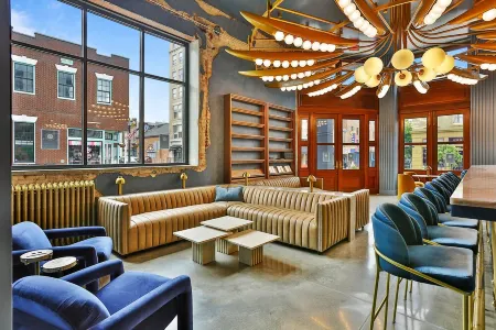 New luxury apartment in downtown Frankfort next to Distilleries. Near everything