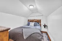 Newly renovated Cozy home with chef kitchen, pretty much fully stocked