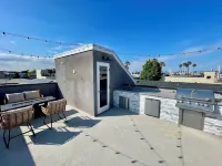 Naples Island rooftop deck/bbq AC & 2 car garage