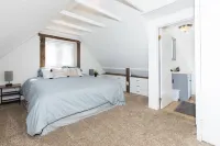 Multi-Generation retreat! Pet friendly w/ fenced yard. 5 min to lake & trails.