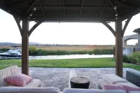 Stunning Waterfront 3BR Retreat in Discovery Bay