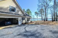 Travelers Rest Spacious 5BR Pool riverfront Pier charming Easton Saint Michaels