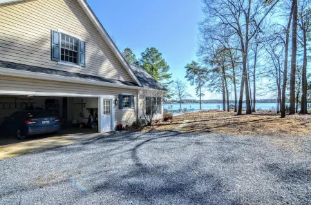 Travelers Rest Spacious 5BR Pool riverfront Pier charming Easton Saint Michaels