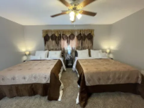 Ft. Sill-5 miles/Pet Welcome/11-Guests/4-BDR/5-QBED/2-FBA!